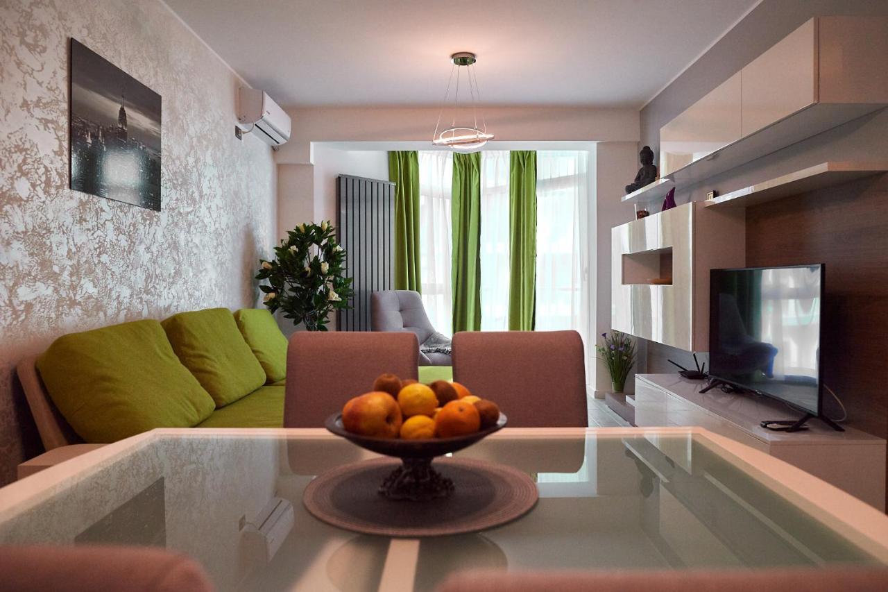 Ambient Holiday Apartment Beach Resort Năvodari Esterno foto