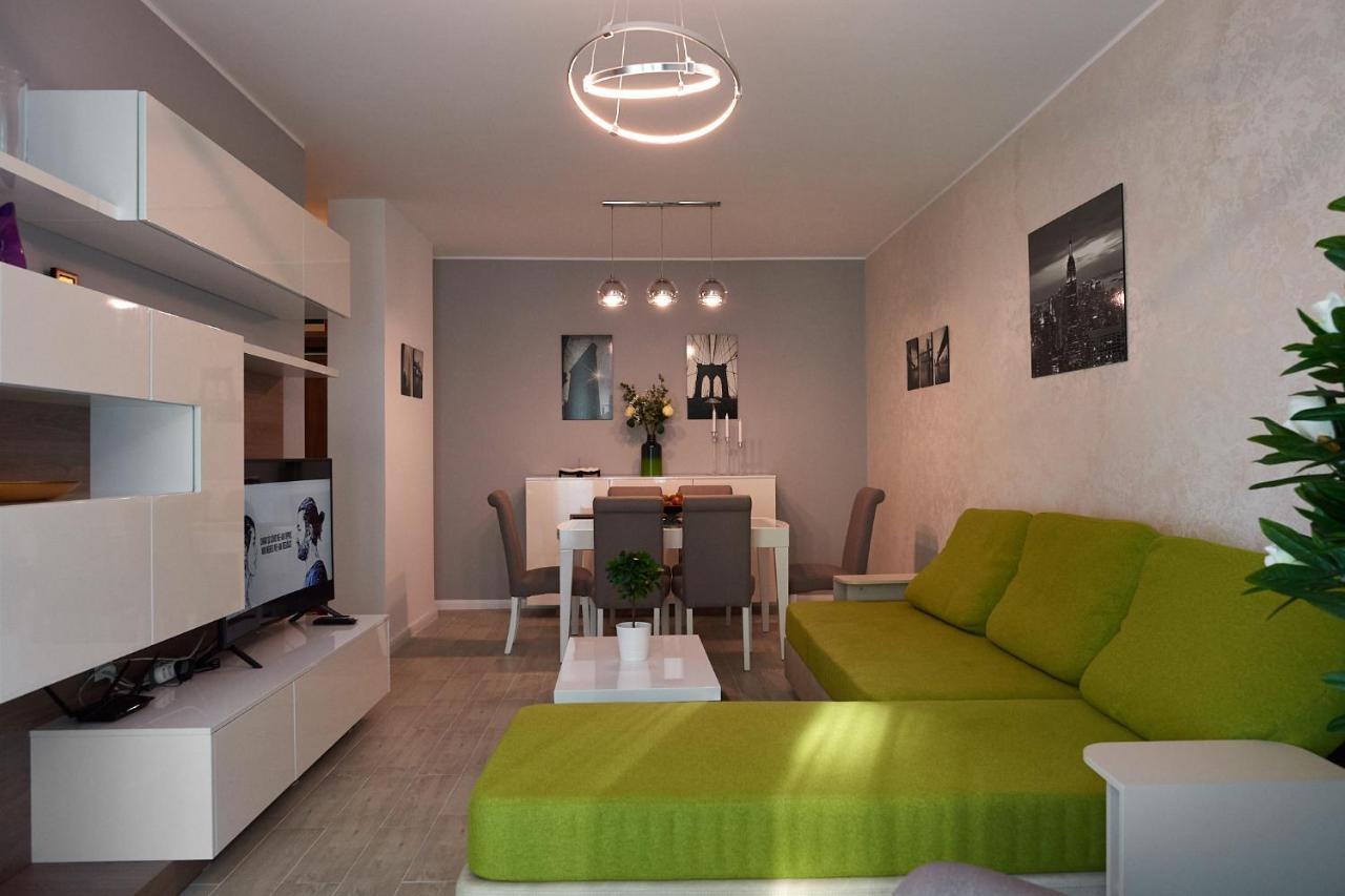 Ambient Holiday Apartment Beach Resort Năvodari Esterno foto